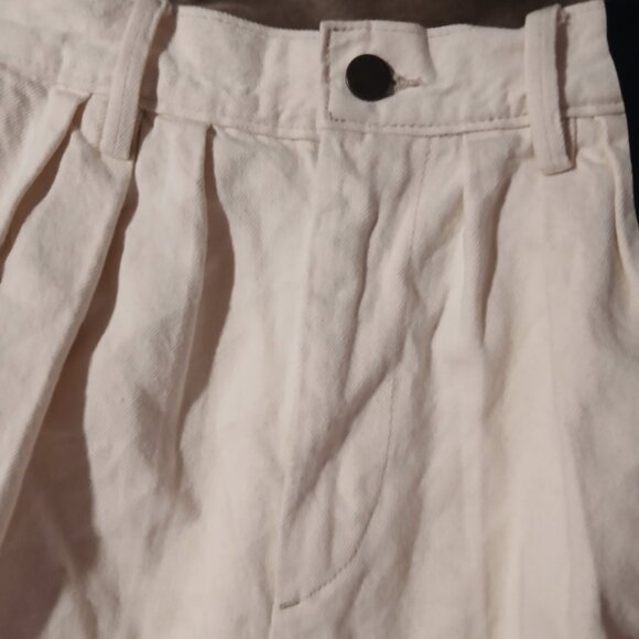 Banana Republic Women's Pleated High-Rise Wide Leg Shorts Ivory NWT - Picture 3 of 10